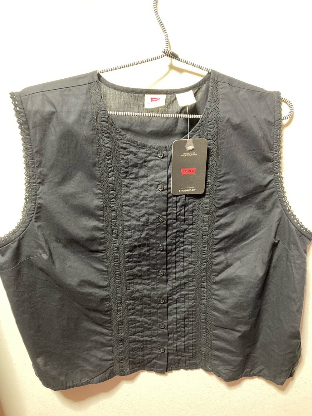 Levi's Women's Black Button-Front Sleeveless blouse with Pintuck Detail